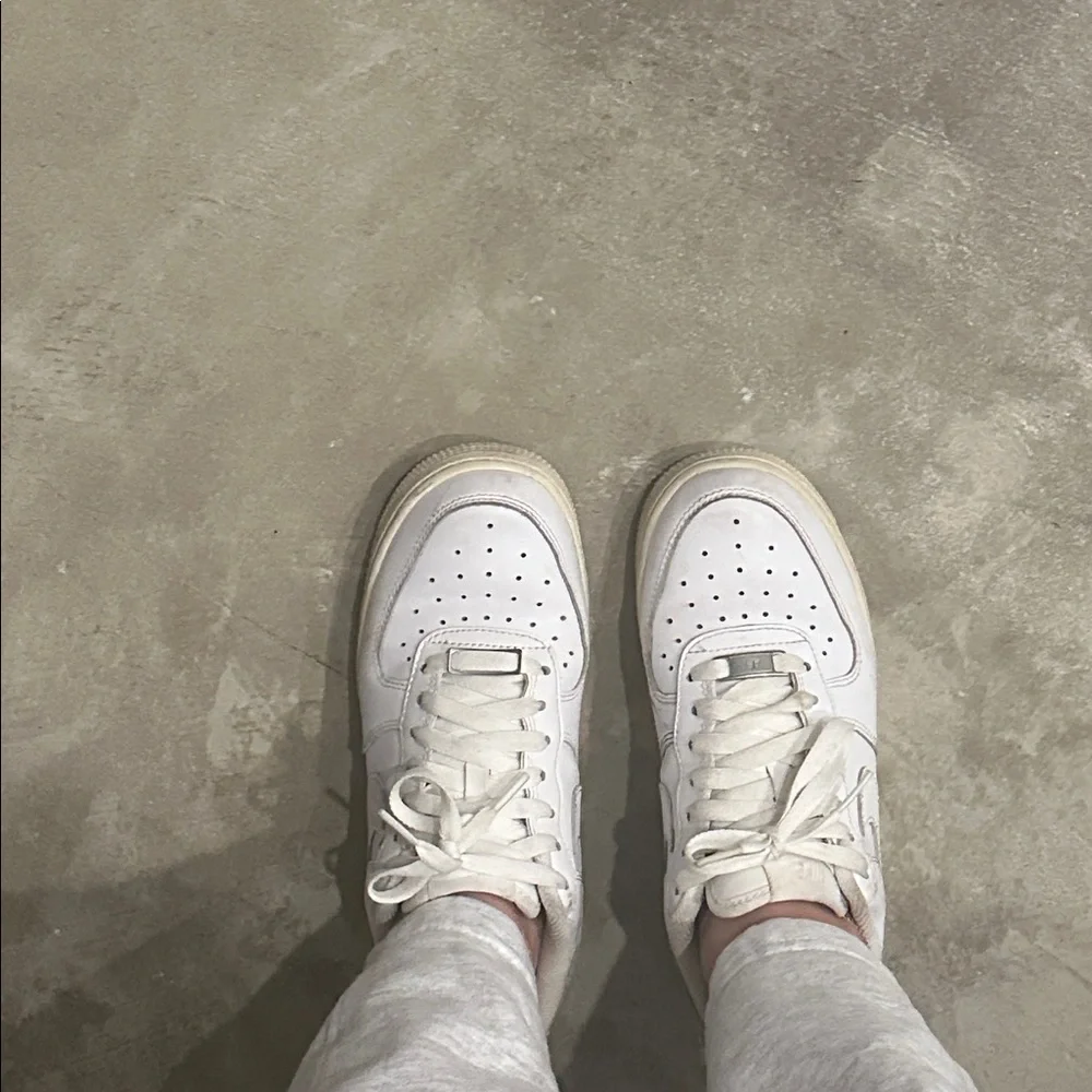 White Nike Air force Sneakers